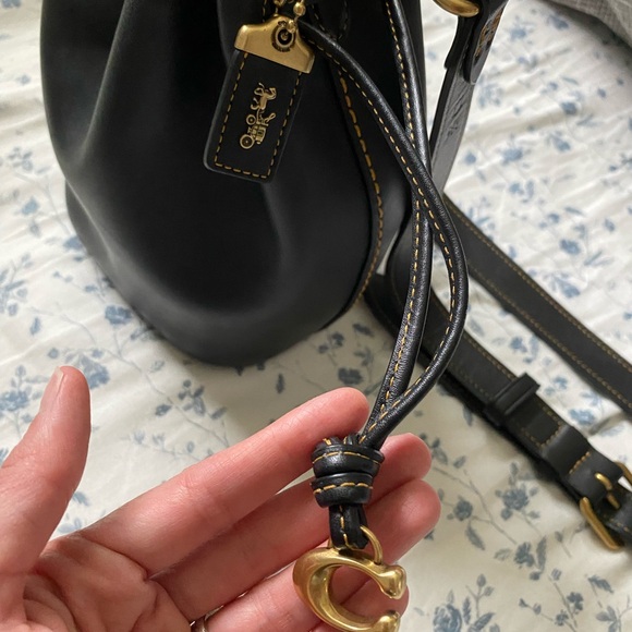 Coach Camila bucket bag - Picture 3 of 6